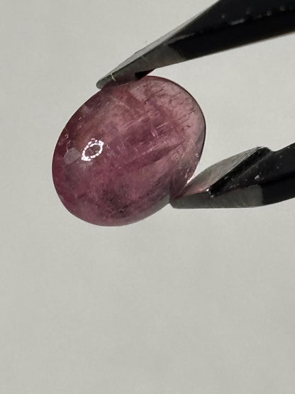 Turmalin rosa Edelsteine, entweder facettiert oder Cabochon, Rubellith in bester Qualität roter Turmalin