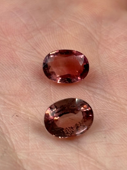 Turmalin rosa Edelsteine, entweder facettiert oder Cabochon, Rubellith in bester Qualität roter Turmalin