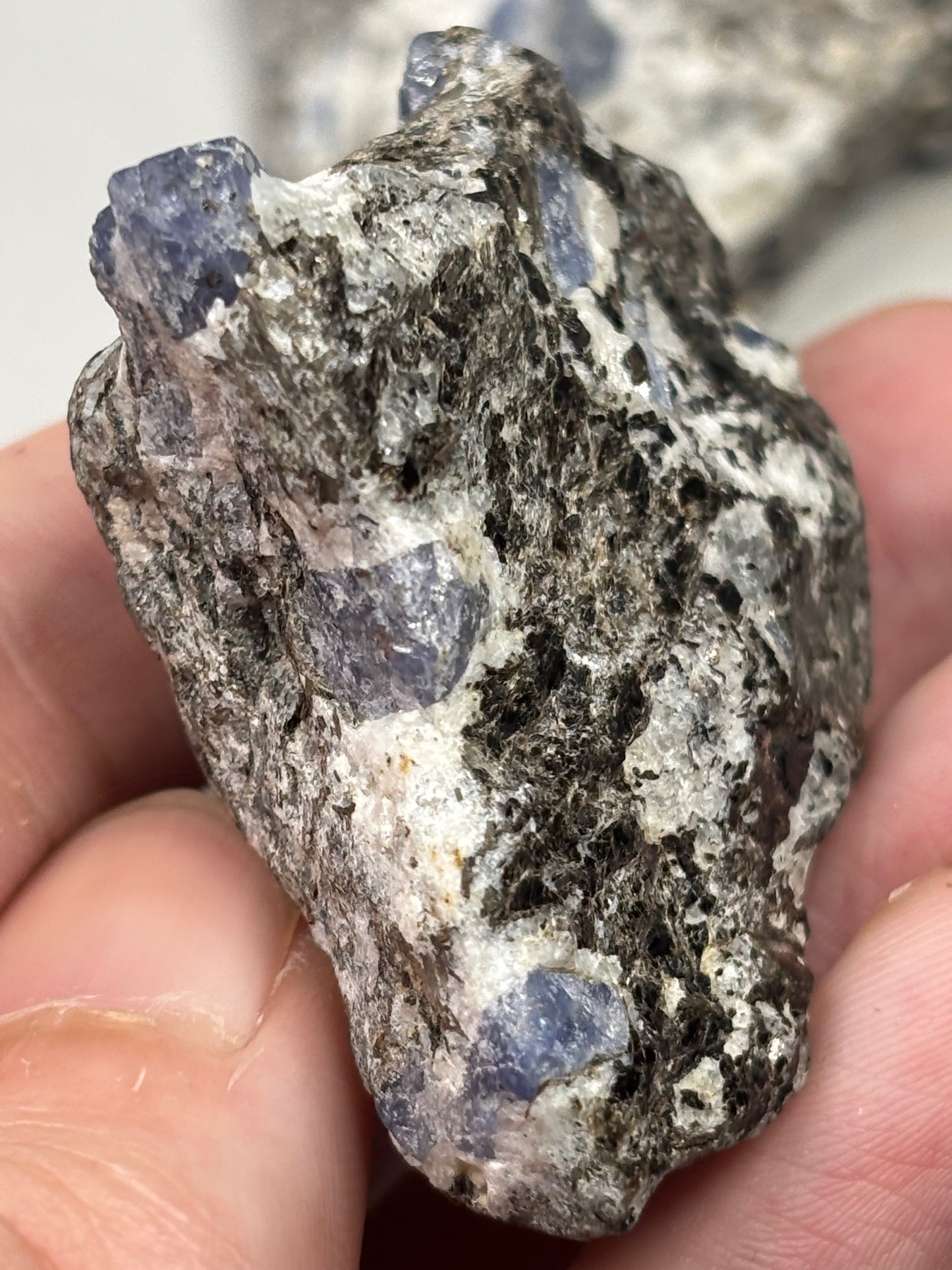 Saphir Kristalle in Matrix Himalaya, naturbelassen & in bester Qualität, Nepal