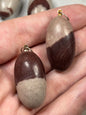 Shiva Lingam Anhänger mit Öse – Originaler Narmada-Flussstein mit silberfarbener Collierschlaufe