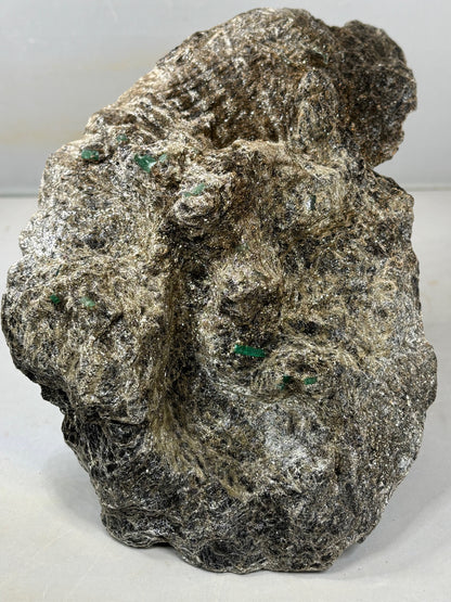 Smaragdkristalle auf Matrix, Habachtal EXTRA Qualität, Museumsstück Smaragd in Biotit Glimmer Matrix, Alpine Mineralien