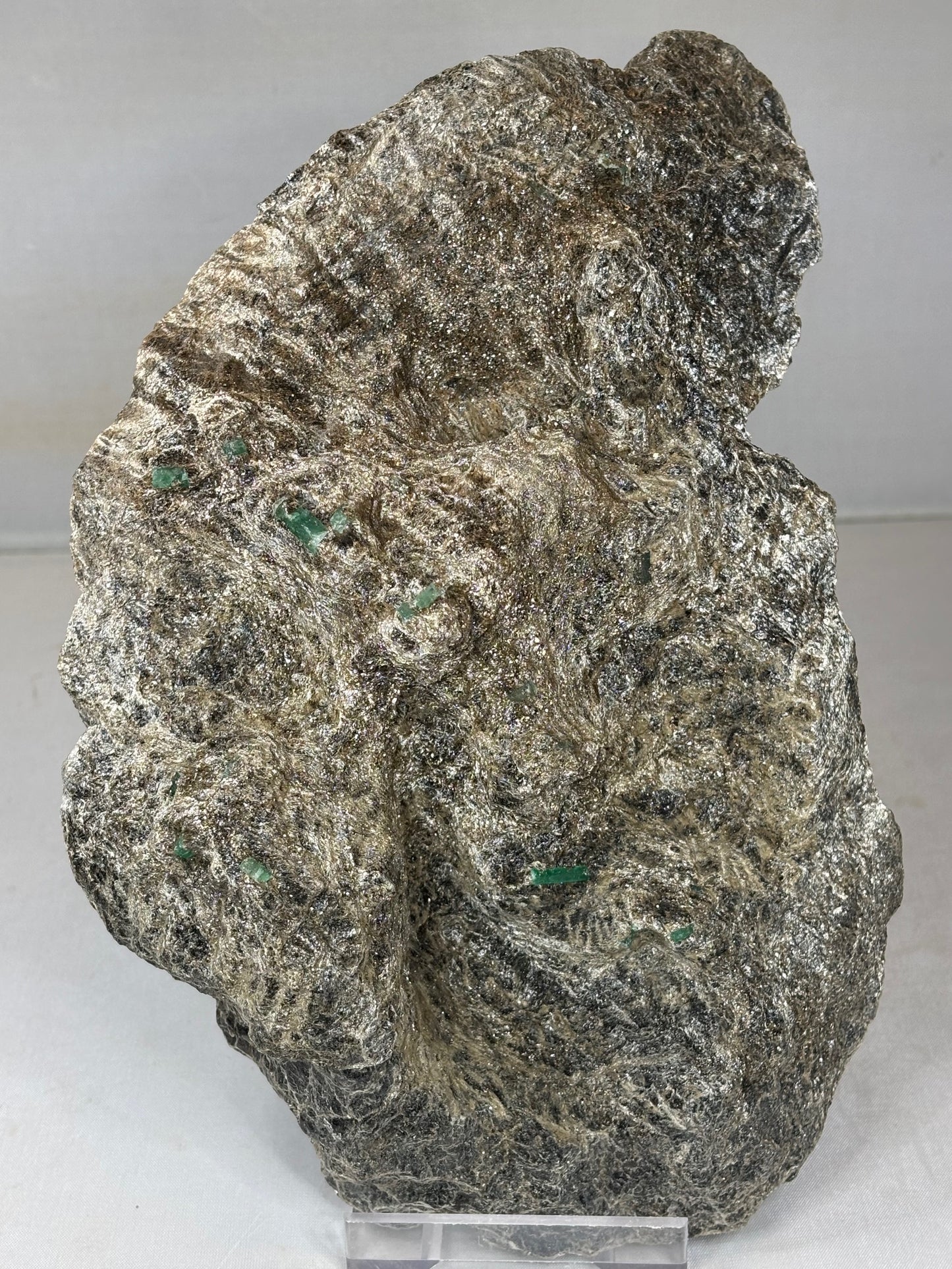 Smaragdkristalle auf Matrix, Habachtal EXTRA Qualität, Museumsstück Smaragd in Biotit Glimmer Matrix, Alpine Mineralien