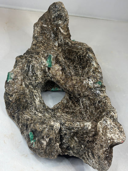 Smaragdkristalle auf Matrix, Habachtal EXTRA Qualität, Museumsstück Smaragd in Biotit Glimmer Matrix, Alpine Mineralien