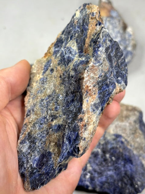 Sodalith Rohsteine, sehr gute Qualität Sodalit, Alomit