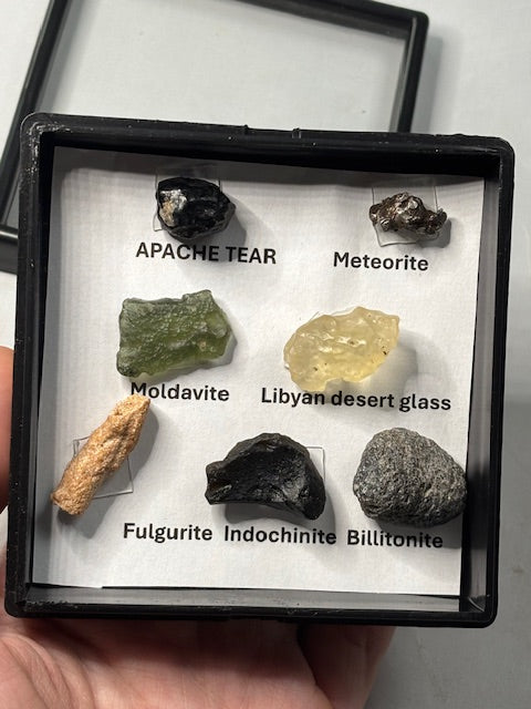 Tektit Meteorit Fulgurit Sammlung in bester Qualität, Moldavit, Libysches Wüstenglas, Billitonit, Indochinit, LDG, Blitzröhre, Apachenträne Rauchobsidian, Eisenmeteorit Naturglas