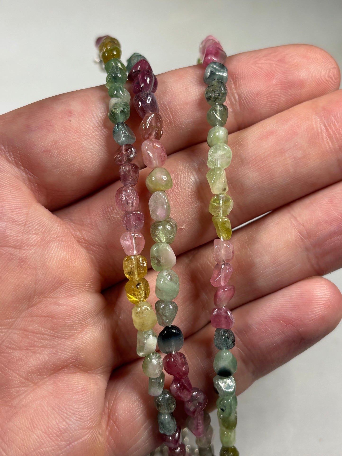 Buntes Turmalin Armband – Größenverstellbar (Regenbogen-Turmalin)