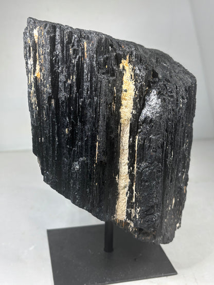 Schwarzer Turmalin Kristall (Schörl) XL auf Metallständer – über 3 kg Solitär aus Brasilien