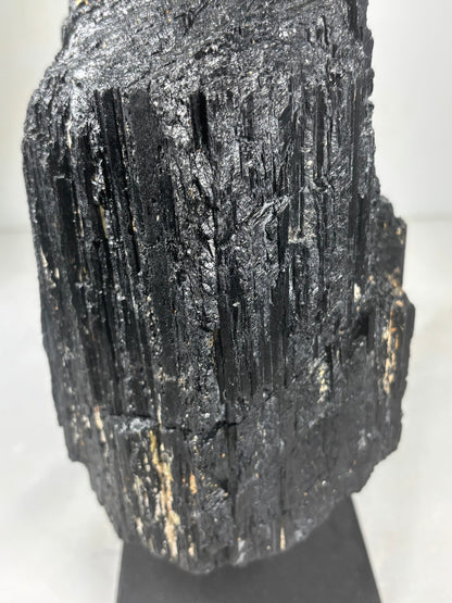 Schwarzer Turmalin Kristall (Schörl) XL auf Metallständer – über 3 kg Solitär aus Brasilien